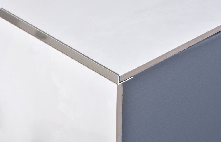 AS-001 Ghonor World-Wide Renown Brushed L Corner Gold Moulding Trim