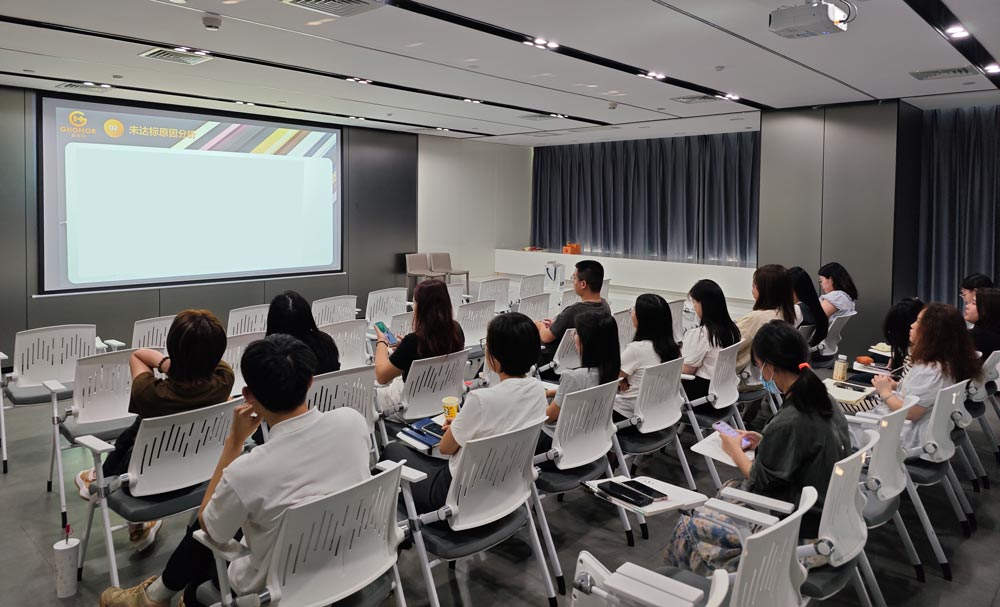 Monthly Meeting: A Balancing Focus and Fun Monthly Meeting: A Balancing Focus and Fun